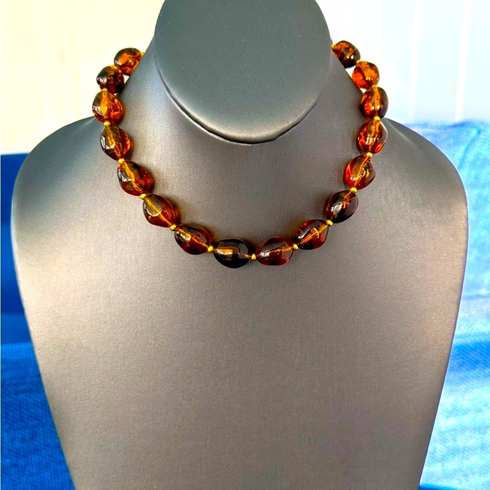 Crown Trifari Necklace Faux Tortoise Shell Amber Lucite Beads 15” Choker